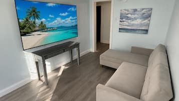Apartment, 2 Bedrooms | Living area