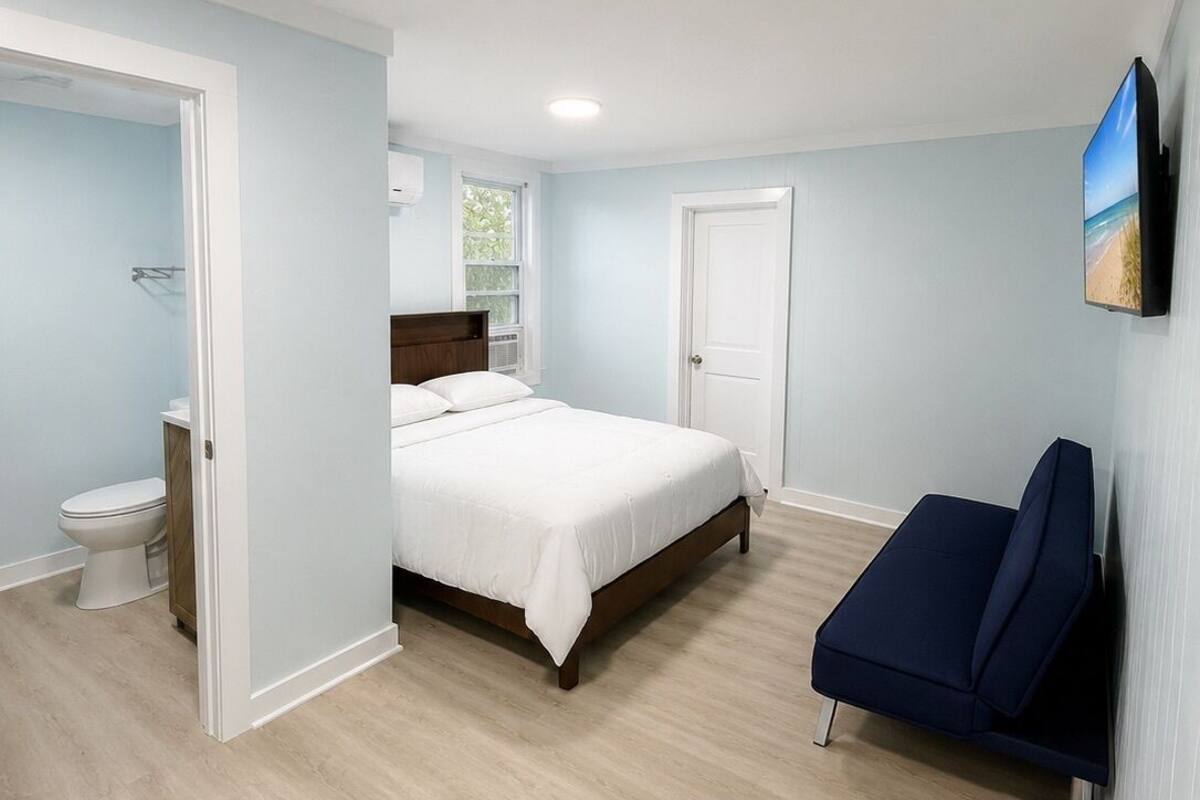 Free WiFi, bed sheets
