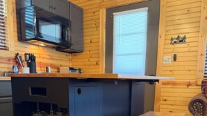 Interior - Cozy cabin, whispering creek, and fire pit (Hiawassee)