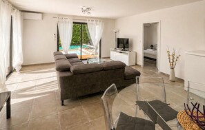 Smart TV - Charmante maison avec piscine (Vaux-sur-Mer)