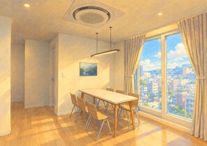 Un comedor con una mesa y sillas, una lámpara en el techo, una ventana con cortinas y un cuadro en la pared.