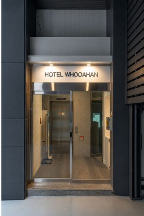 Exterior - Hotel Whooahan Suyu (Seoul)