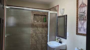 Towels, soap, shampoo, toilet paper