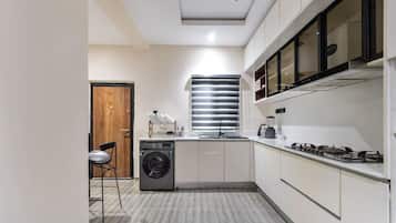 Fridge, microwave, oven, stovetop