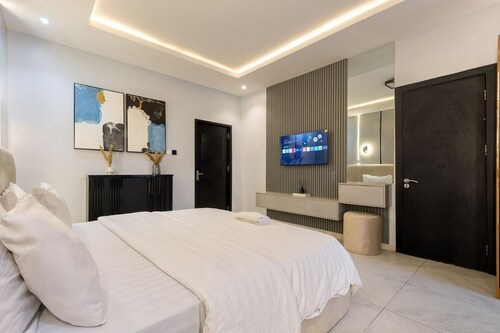 2 bedroom  luxury 