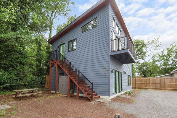 Exterior - Two Suites · Near Downtown Raleigh · Sleeps 8 (Raleigh)