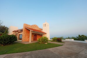 Exterior - SoLuna Residences at Cerro del Vigia (Zihuatanejo)