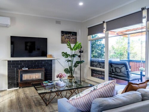 StayAU Cozy 3BR Getaway Near Westfield Knox