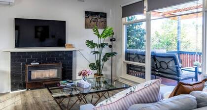 StayAU Cozy 3BR Getaway Near Westfield Knox