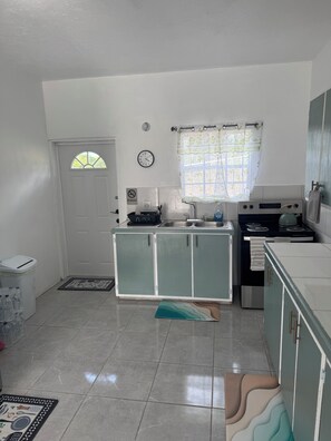 Fridge, microwave, oven, stovetop - Cozy, Stylish 2 bdApt , 8 Min drive to Beach , Car rental option , Amazing Value (Saint John's)