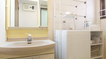 Apartment | Bathroom