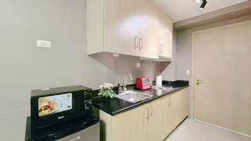 Fridge, microwave, dishwasher