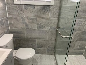 Towels, soap, toilet paper - Perfect 3-bedroom apartment in Buffalo for a relaxing stay (Buffalo)