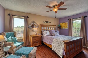 Room - Views, Peace and Quiet in Placitas with hot tub and sauna (Placitas)