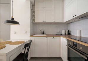 Private kitchen - Rondo Daszyńskiego Charming Apartment (Warszawa)