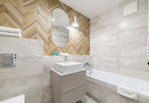 Bathroom - Lasek Marceliński 12th Floor Studio (Poznań)