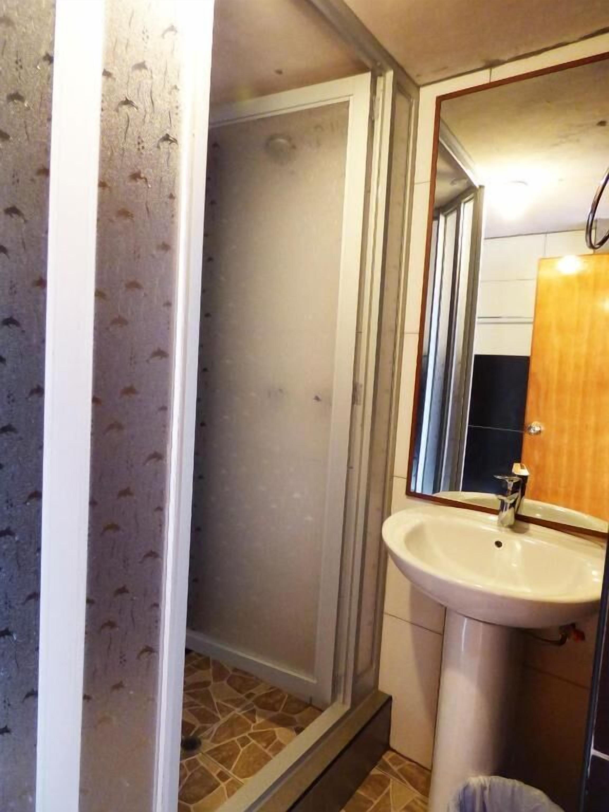 Superior Twin Room, Patio, City View | Bathroom