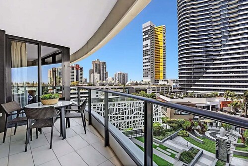 Boutique Beach Luxury at Oracle Level 6