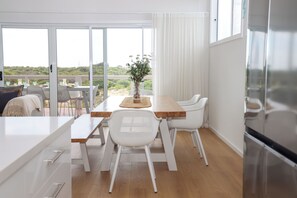 Dining - 'Ernies' The perfect beachside holiday home, walk to Long Beach .  Pet friendly! (Robe)