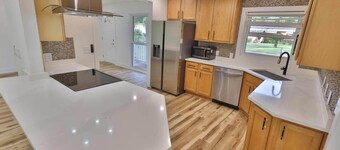 NEW on VRBO Villa Capri Luxe Coastal Resort 4-bed 2 luxury baths.Best Location!