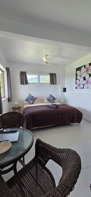 Room - Rarotonga Holiday Home with Pool & Amazing Views - Ocean Beach Town View (Rarotonga)