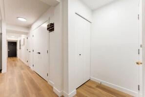 Interior - Nordic Heights YYC, Sauna + Hot Tub, Group Stay and close to Downtown (Calgary)