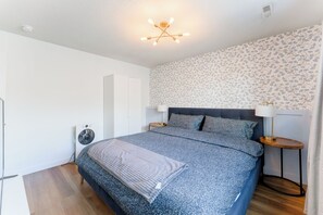 Room - Nordic Heights YYC, Sauna + Hot Tub, Group Stay and close to Downtown (Calgary)