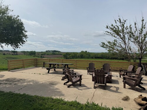 3 Bedroom Scenic Ridge Retreat - Minutes to Backbone State Park