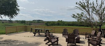 3 Bedroom Scenic Ridge Retreat - Minutes to Backbone State Park