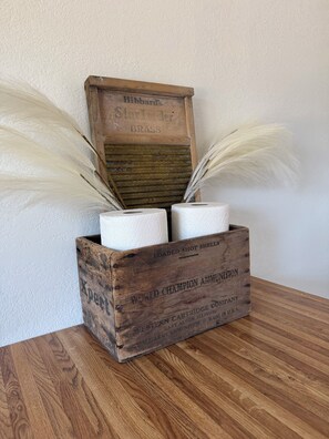 Interior detail - Charming 3-bedroom farmhouse in tranquil Mountain Grove. (Mountain Grove)