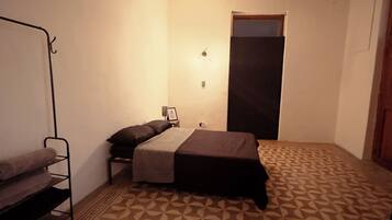 9 camere, Wi-Fi, lenzuola