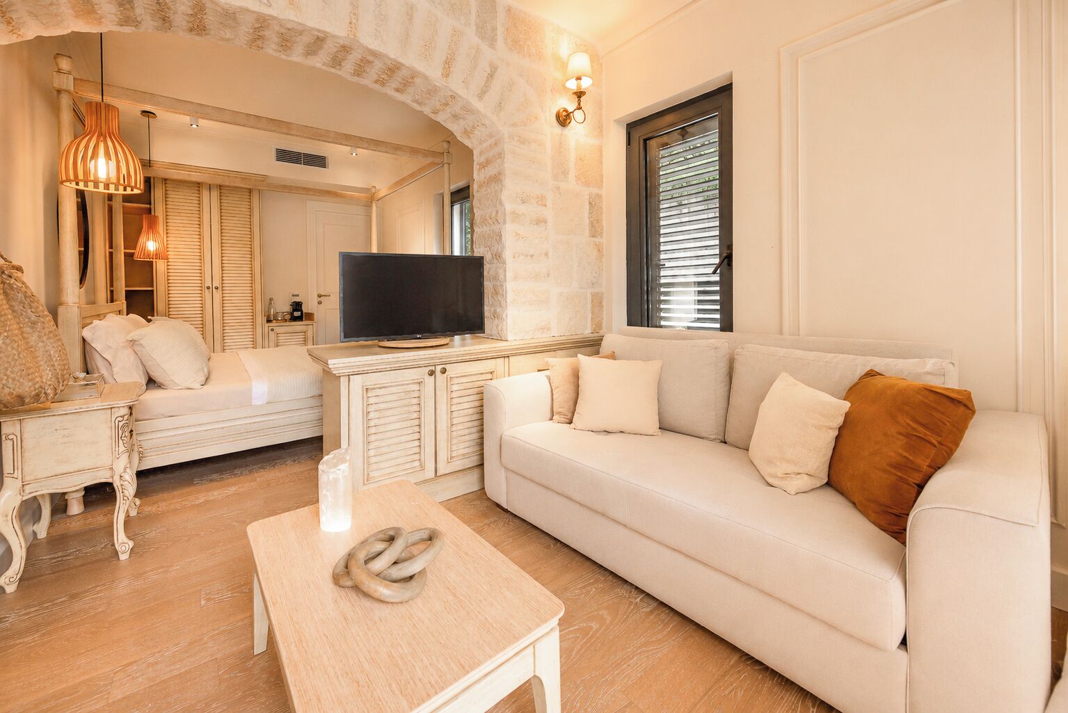 Deluxe Room | Living area