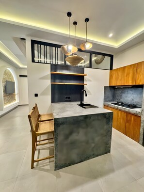 Standard-Villa, Poolblick | Eigene Küche