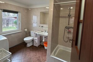 House | Bathroom - Comfortable Holiday Villa With a Private Garden (Choczewo)