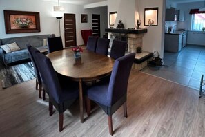 House | Dining - Comfortable Holiday Villa With a Private Garden (Choczewo)