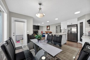 Dining - Luxury Urban Oasis in Prime Location (Airdrie)