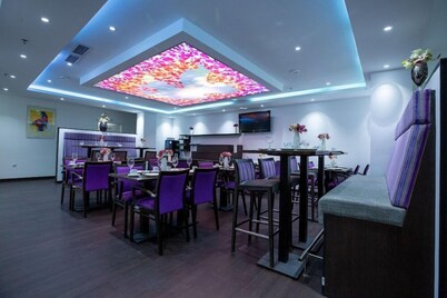 Cataleya Hotel
