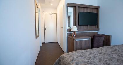 Cataleya Hotel