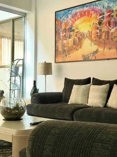 3BR Sky Oasis PH | City Views · Sauna · Jacuzzi