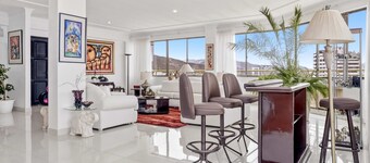 Luxury penthouse with rooftop, sauna, jacuzzis and city views
