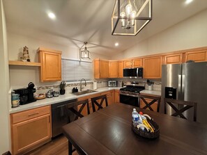 Private kitchen - Summer Cottage • Sleeps 8 • Pool • Bikes • Walk to Beach • Tennis (Mears)