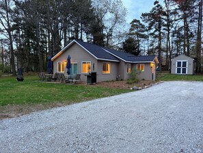 Exterior - Summer Cottage • Sleeps 8 • Pool • Bikes • Walk to Beach • Tennis (Mears)