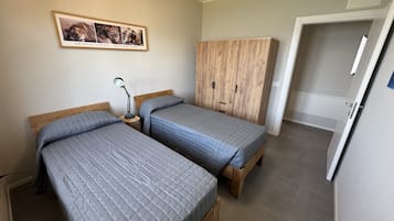 2 Schlafzimmer, Schreibtisch, Internetzugang