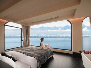 Suíte standard | Roupas de cama premium, frigobar, individualmente decorados