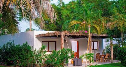 Cap Diola - Contemporary villa in tropical garden, beach & private pool