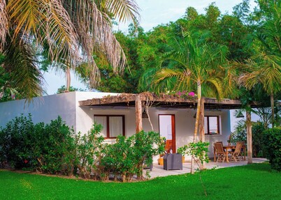 Cap Diola - Contemporary villa in tropical garden, beach & private pool