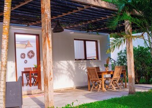 Outdoor dining - Vrbo Property (Cap Skirring)
