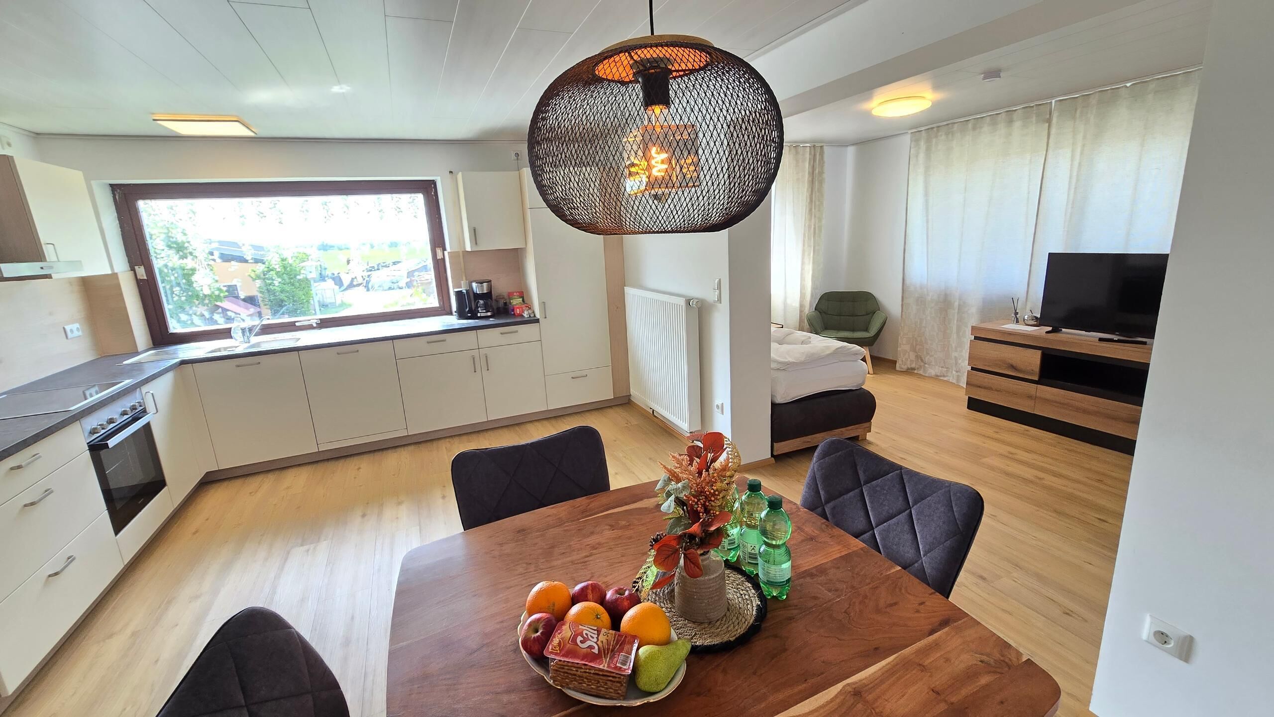 Monteurzimmer mit 5 Einzelbetten-Küche