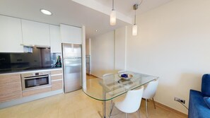 Private kitchen - Trébol apartment with air conditioning and pool (Roses)
