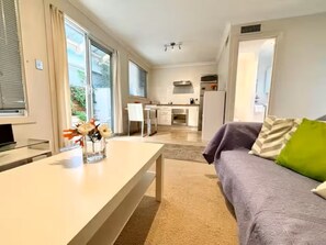 Interior - Entire quiet house in Perth, Australia
4 guests 2 bedrooms 3 beds 2 baths (Perth)